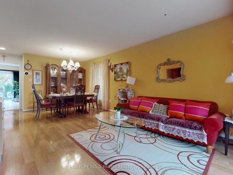 Photo 6 at 26 Rollinghill Road, Jefferson, Richmond Hill