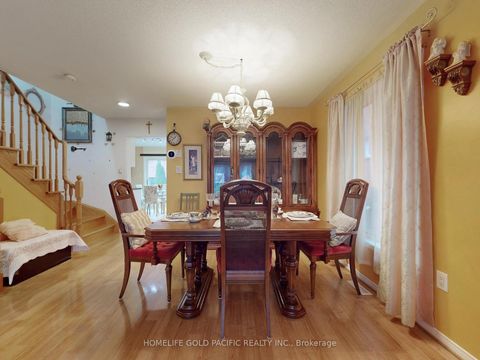 Photo 8 at 26 Rollinghill Road, Jefferson, Richmond Hill