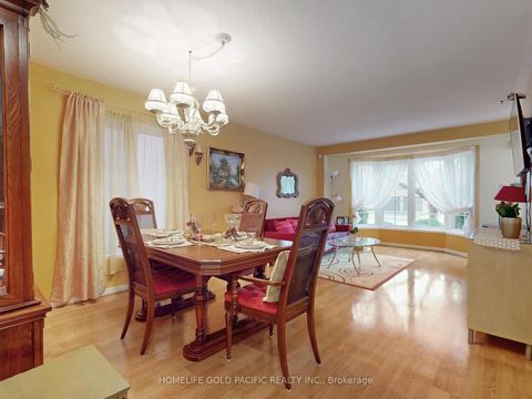 Photo 9 at 26 Rollinghill Road, Jefferson, Richmond Hill