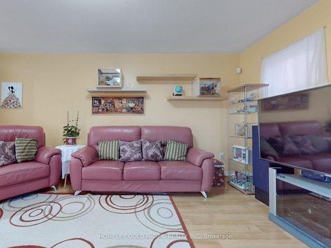 Photo 10 at 26 Rollinghill Road, Jefferson, Richmond Hill