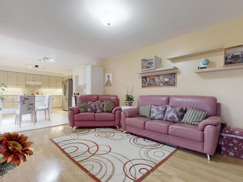 Photo 11 at 26 Rollinghill Road, Jefferson, Richmond Hill