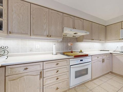 Photo 15 at 26 Rollinghill Road, Jefferson, Richmond Hill