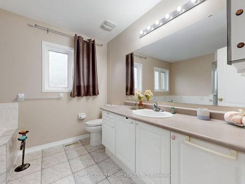 Photo 23 at 26 Rollinghill Road, Jefferson, Richmond Hill