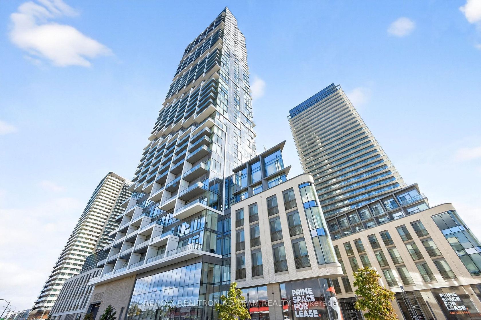 1901 - 1000 Portage Parkway, Concord, Vaughan photo number 2