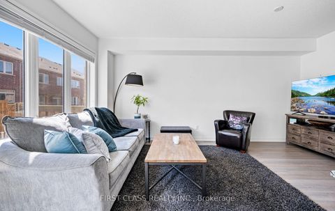 Photo 18 at 107 Knott End Crescent, Glenway Estates, Newmarket