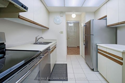Photo 3 at 307 - 211 St Patrick Street, Chinatown, Toronto