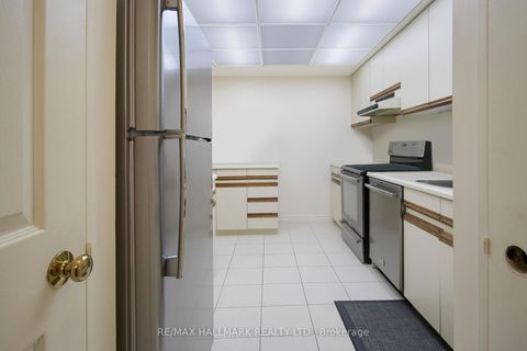 Photo 4 at 307 - 211 St Patrick Street, Chinatown, Toronto