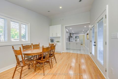 Photo 10 at 1397 Helen Court, WO West, Oakville