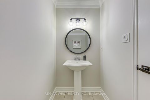 Photo 13 at 1397 Helen Court, WO West, Oakville