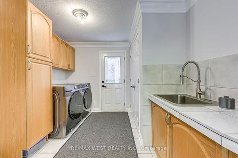 Photo 14 at 1397 Helen Court, WO West, Oakville