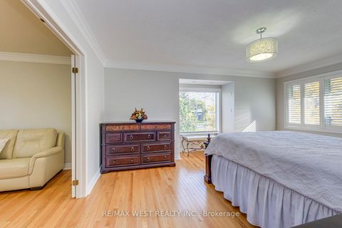 Photo 17 at 1397 Helen Court, WO West, Oakville