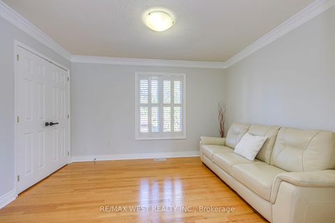 Photo 18 at 1397 Helen Court, WO West, Oakville