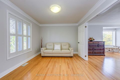 Photo 19 at 1397 Helen Court, WO West, Oakville