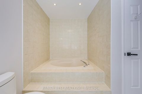 Photo 21 at 1397 Helen Court, WO West, Oakville