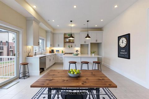 Photo 10 at 15 Seguin Street, Oak Ridges, Richmond Hill