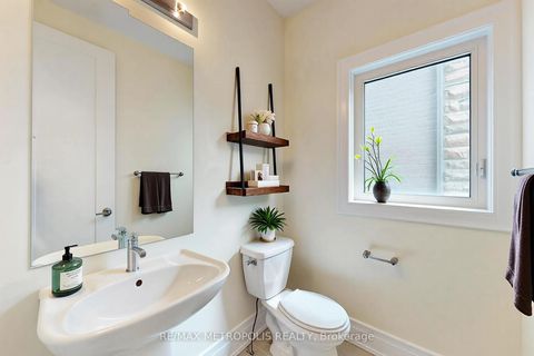 Photo 12 at 15 Seguin Street, Oak Ridges, Richmond Hill