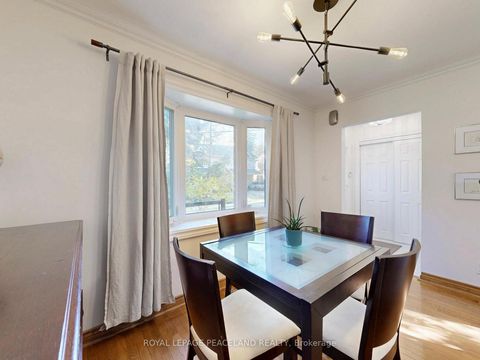 Photo 13 at 139 Scarboro Crescent, Cliffcrest, Toronto