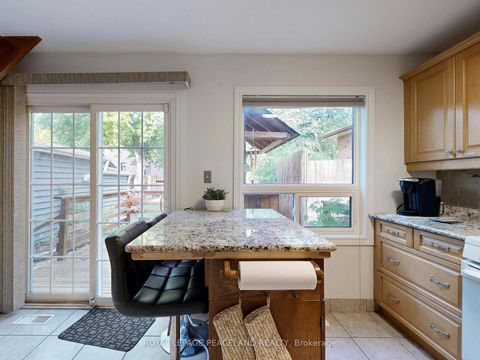Photo 15 at 139 Scarboro Crescent, Cliffcrest, Toronto