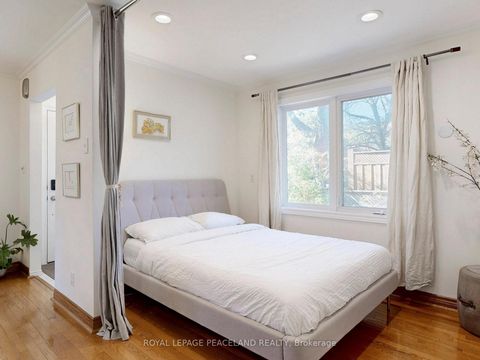 Photo 18 at 139 Scarboro Crescent, Cliffcrest, Toronto