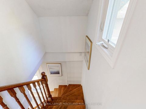Photo 25 at 139 Scarboro Crescent, Cliffcrest, Toronto