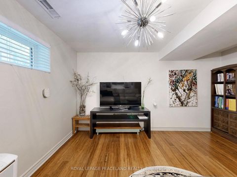 Photo 32 at 139 Scarboro Crescent, Cliffcrest, Toronto