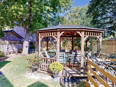 Photo 44 at 139 Scarboro Crescent, Cliffcrest, Toronto