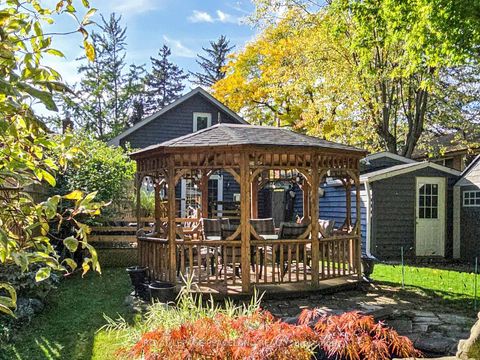 Photo 49 at 139 Scarboro Crescent, Cliffcrest, Toronto