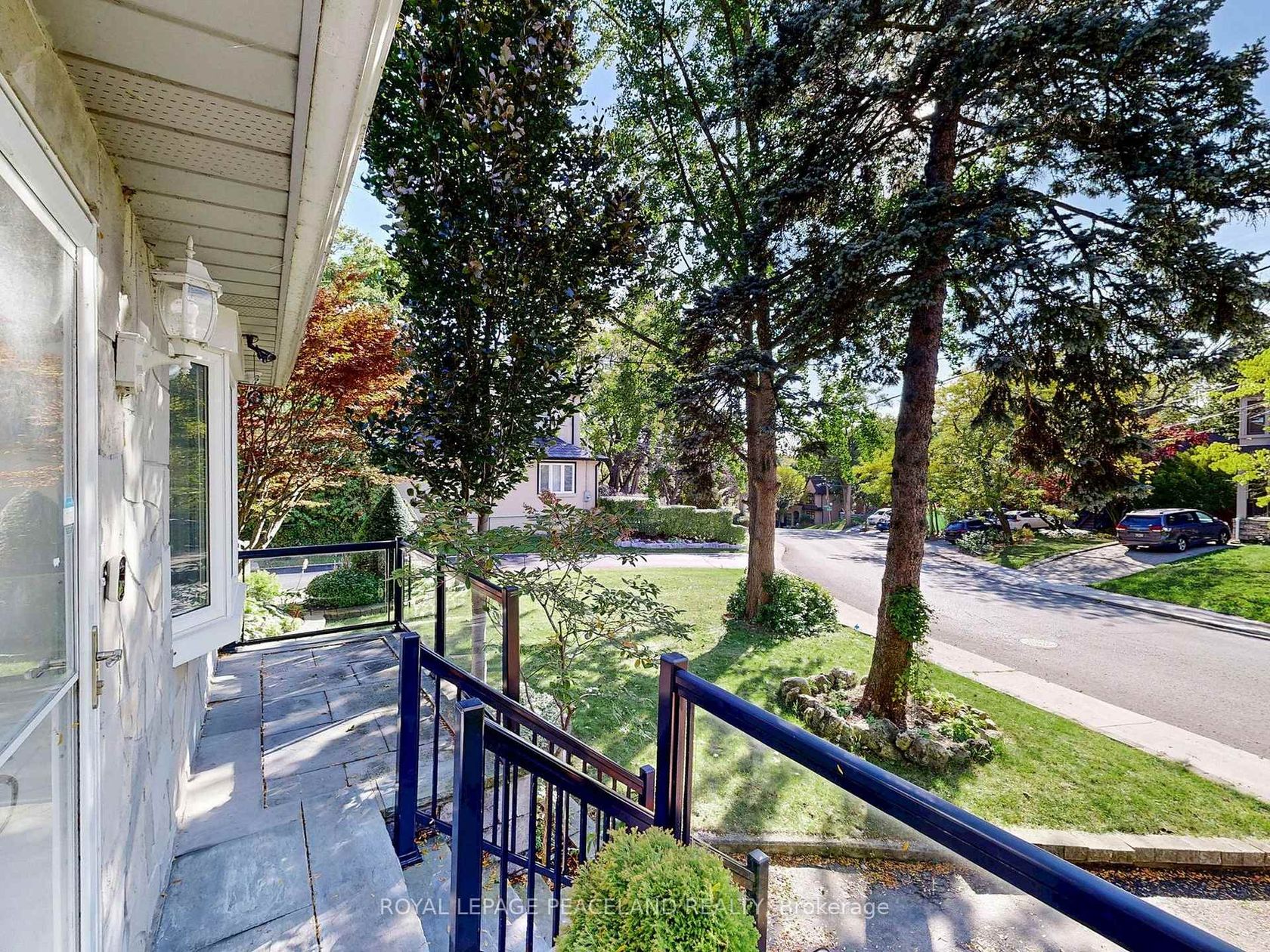 Photo 4 at 139 Scarboro Crescent, Cliffcrest, Toronto Photo 4 at 139 Scarboro Crescent, Cliffcrest, Toronto