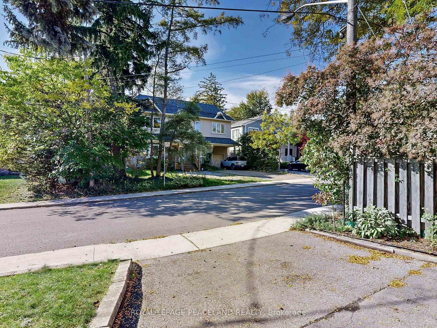 Photo 5 at 139 Scarboro Crescent, Cliffcrest, Toronto Photo 5 at 139 Scarboro Crescent, Cliffcrest, Toronto