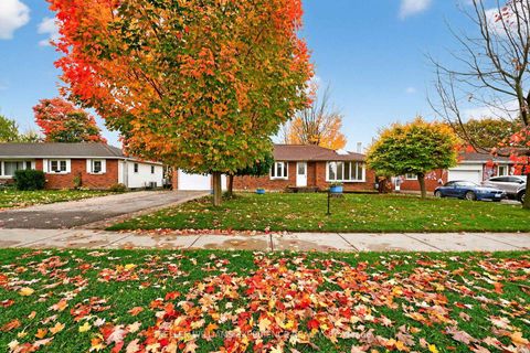 Photo 1 at 229 Warnica Road, Painswick North, Barrie Photo 1 at 229 Warnica Road, Painswick North, Barrie