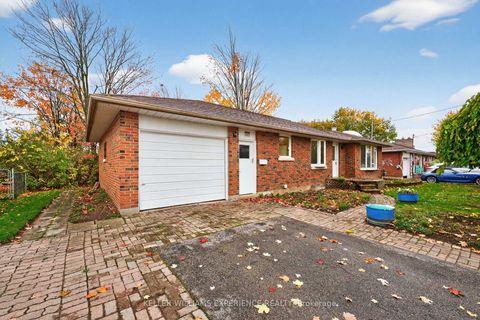 Photo 2 at 229 Warnica Road, Painswick North, Barrie Photo 2 at 229 Warnica Road, Painswick North, Barrie