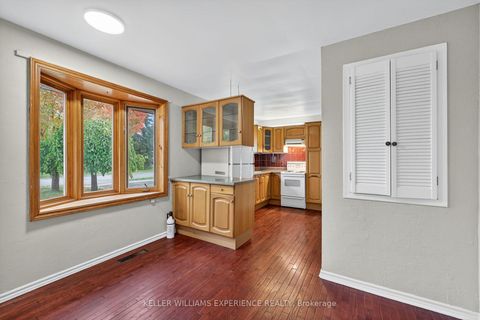 Photo 9 at 229 Warnica Road, Painswick North, Barrie