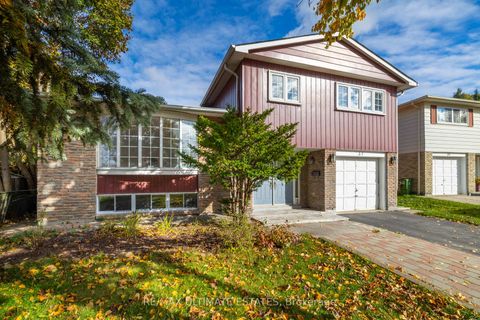 Photo 2 at 37 Boundy Crescent, L'Amoreaux, Toronto