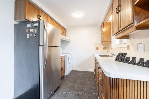 Photo 18 at 37 Boundy Crescent, L'Amoreaux, Toronto