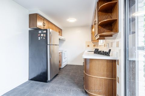 Photo 19 at 37 Boundy Crescent, L'Amoreaux, Toronto