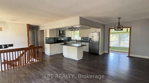 Photo 3 at 209 Sunset Crescent, Stroud, Innisfil Photo 3 at 209 Sunset Crescent, Stroud, Innisfil