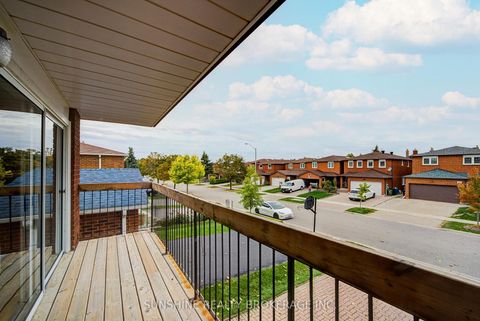 Photo 7 at 141 Burnt Bark Drive, Steeles, Toronto