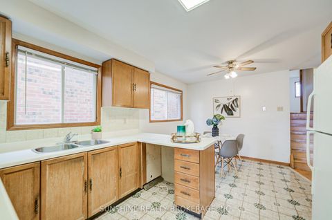 Photo 13 at 141 Burnt Bark Drive, Steeles, Toronto