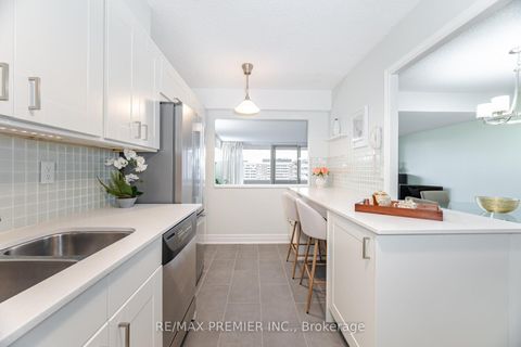 Photo 9 at 1905 - 270 Scarlett Road, Smythe, Toronto Photo 9 at 1905 - 270 Scarlett Road, Smythe, Toronto