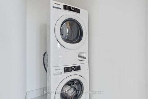 Photo 12 at 907 - 6 David Eyer Road, Rural Richmond Hill, Richmond Hill