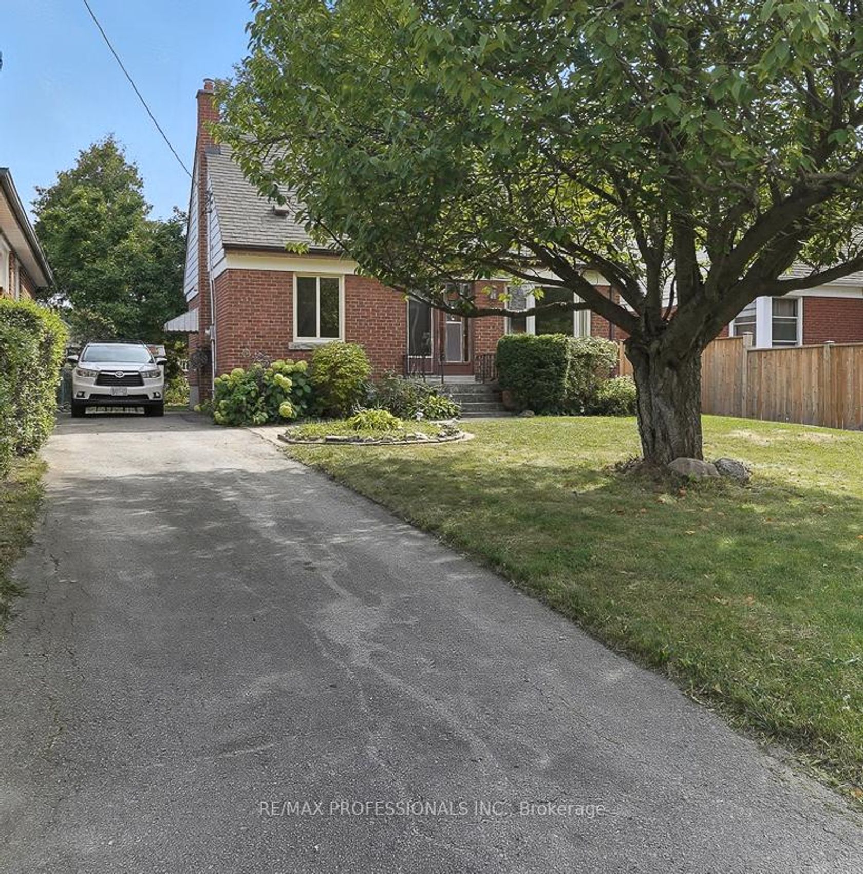 Photo 2 at 23 Scotswood Road, Maryvale, Toronto Photo 2 at 23 Scotswood Road, Maryvale, Toronto