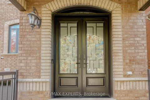 Photo 3 at 193 Fairlane Crescent, Vellore Village, Vaughan
