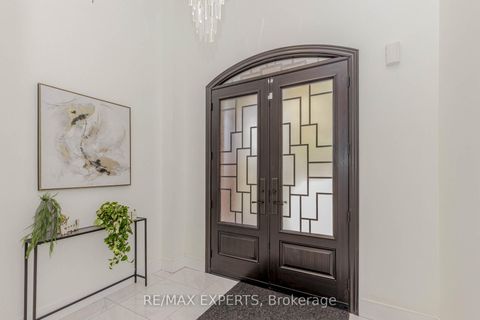 Photo 4 at 193 Fairlane Crescent, Vellore Village, Vaughan