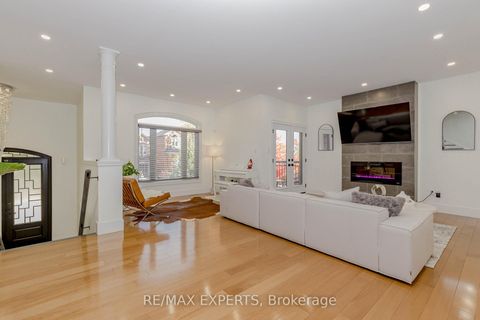 Photo 6 at 193 Fairlane Crescent, Vellore Village, Vaughan