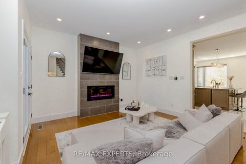 Photo 7 at 193 Fairlane Crescent, Vellore Village, Vaughan