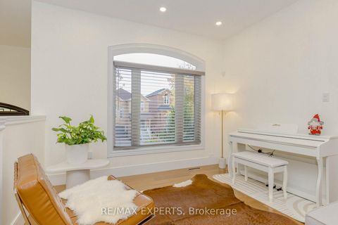 Photo 9 at 193 Fairlane Crescent, Vellore Village, Vaughan