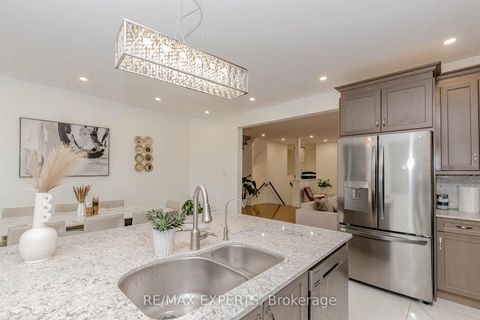 Photo 13 at 193 Fairlane Crescent, Vellore Village, Vaughan