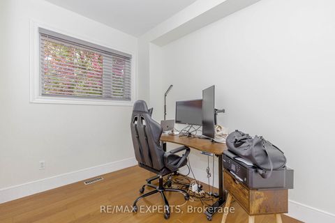 Photo 18 at 193 Fairlane Crescent, Vellore Village, Vaughan