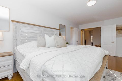 Photo 24 at 193 Fairlane Crescent, Vellore Village, Vaughan