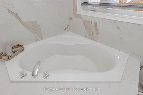 Photo 28 at 193 Fairlane Crescent, Vellore Village, Vaughan